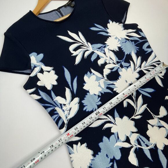 ~ St. John 10 Luxury Knit Midi Dress Navy Floral Cap Sleeve Flounce Hem Jacquard - Picture 6 of 16